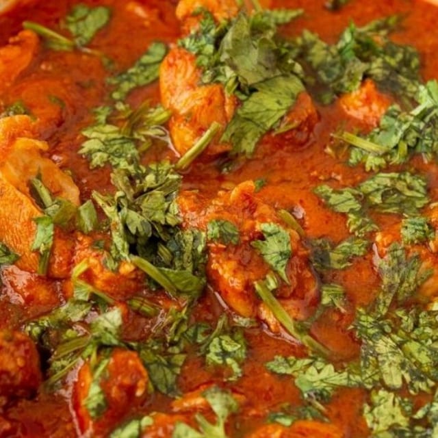 CHICKEN CURRY.