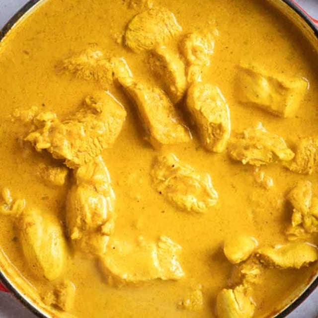 CHICKEN KORMA.